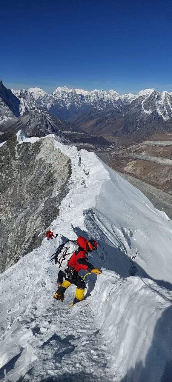 陳國健今年5月成功登頂。(「香港警察」FB)