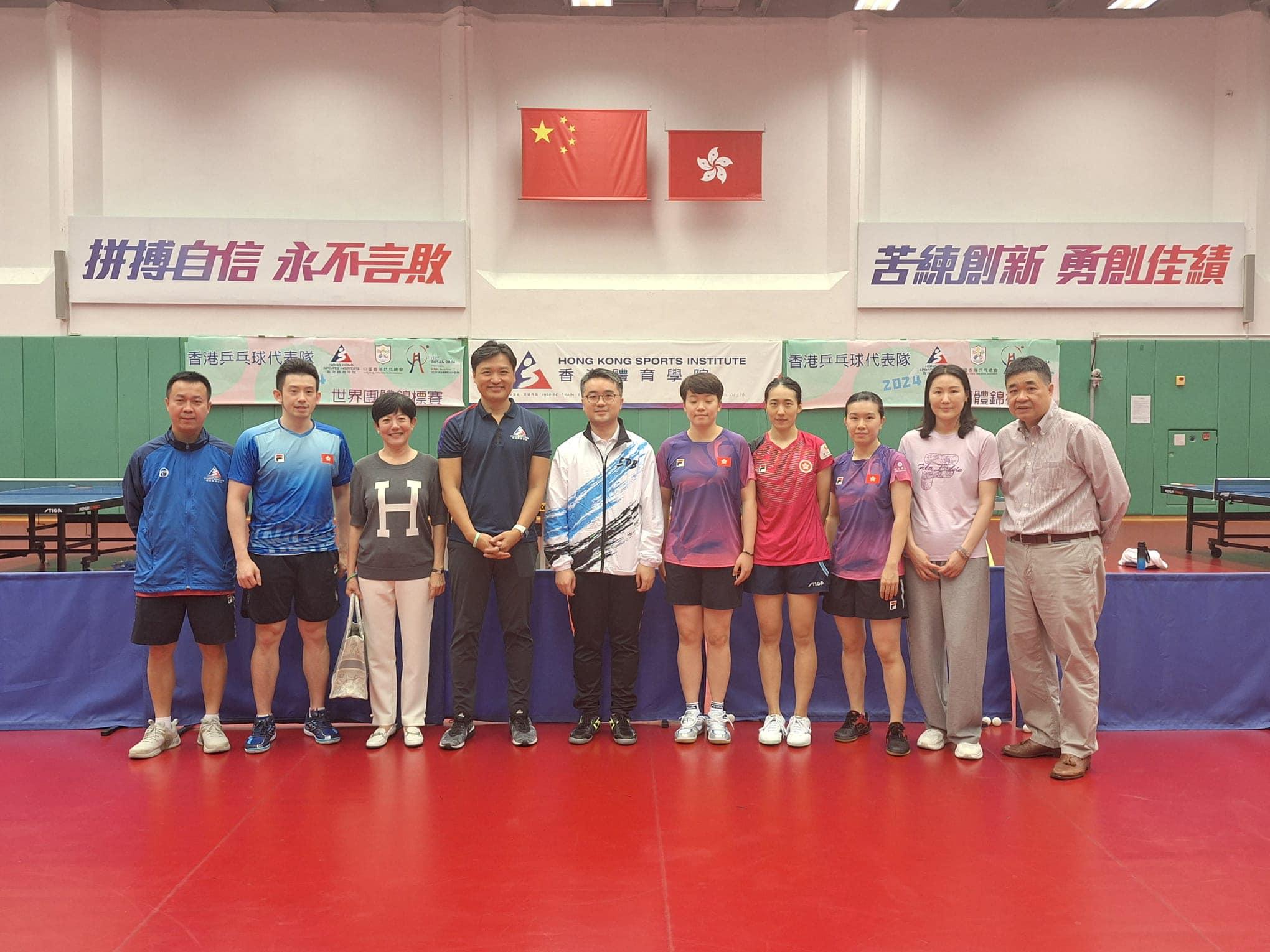 施俊輝同鄭泳舜參觀體院(鄭泳舜Facebook)