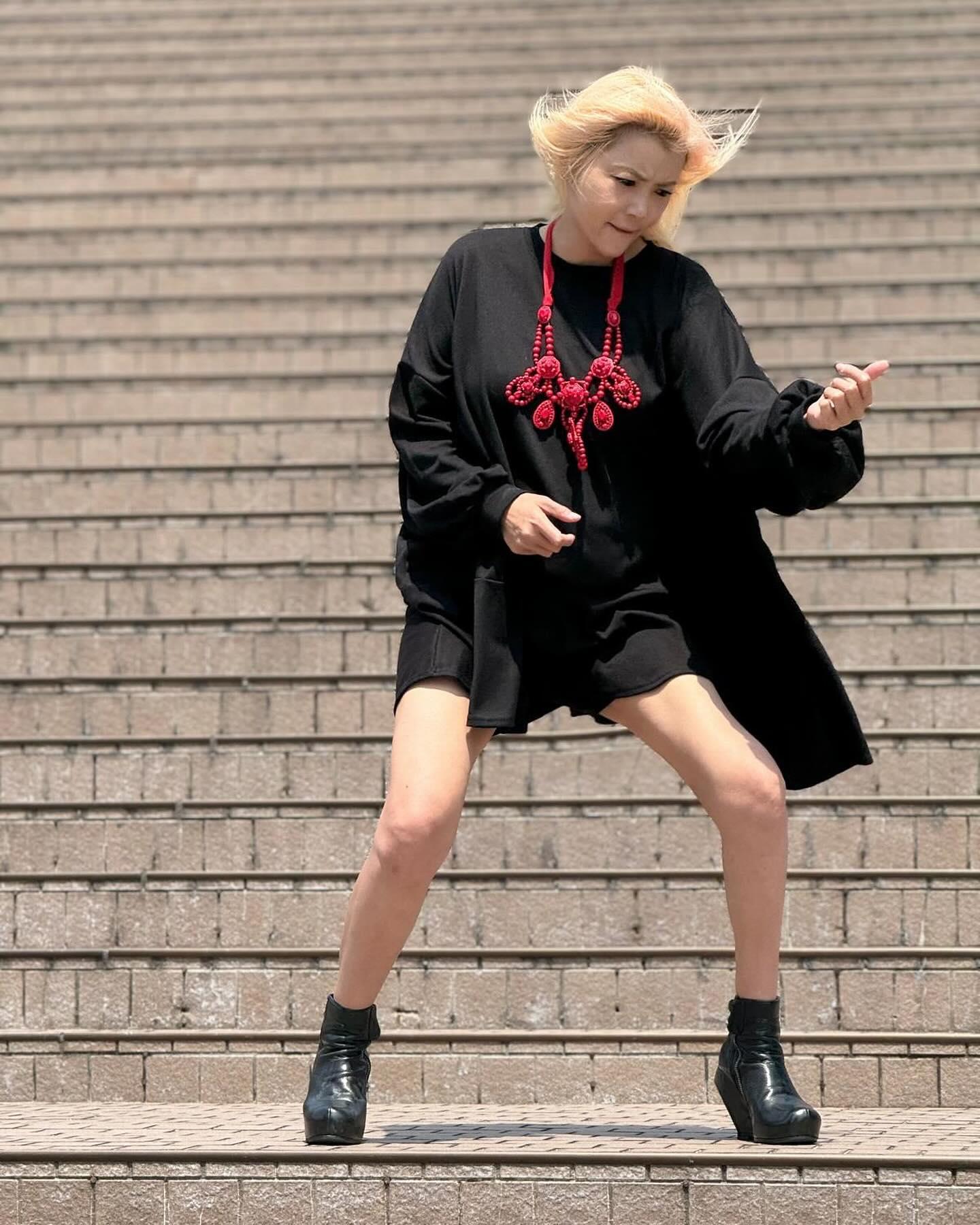 Helen每日都會有社交平台放相,跟網民保持互動。