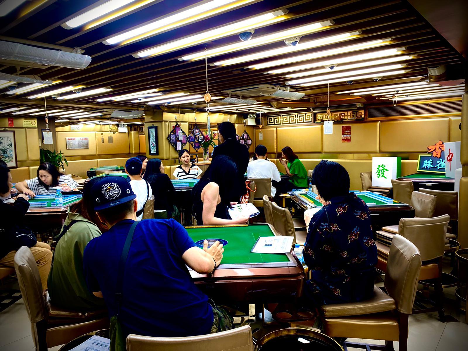 有麻雀館與旅行社合作,推出「麻雀館深度遊」活動,內容包括講解麻雀館行業歷史、基本麻雀教學等,完成課程更可獲發麻雀文憑以作紀念。(公關提供)