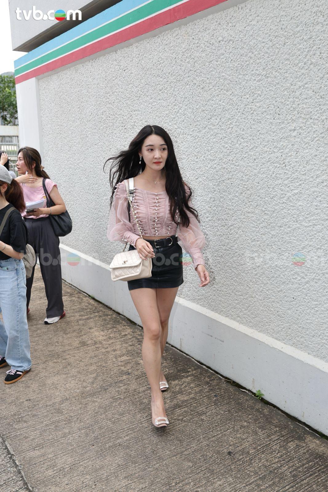 《香港小姐競選2024》今日舉行首輪面試,多位佳麗現身TVB電視城。(TVB網頁照片)