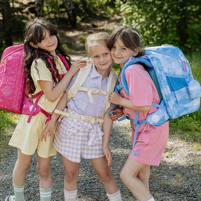 。產品結合脊醫和環保物料理念, 同時通過挪威國家級研究所NORCE Research實驗證明能有效將高達50-60%重量轉移到臀部,有效減輕對 脊骨造成的壓力。