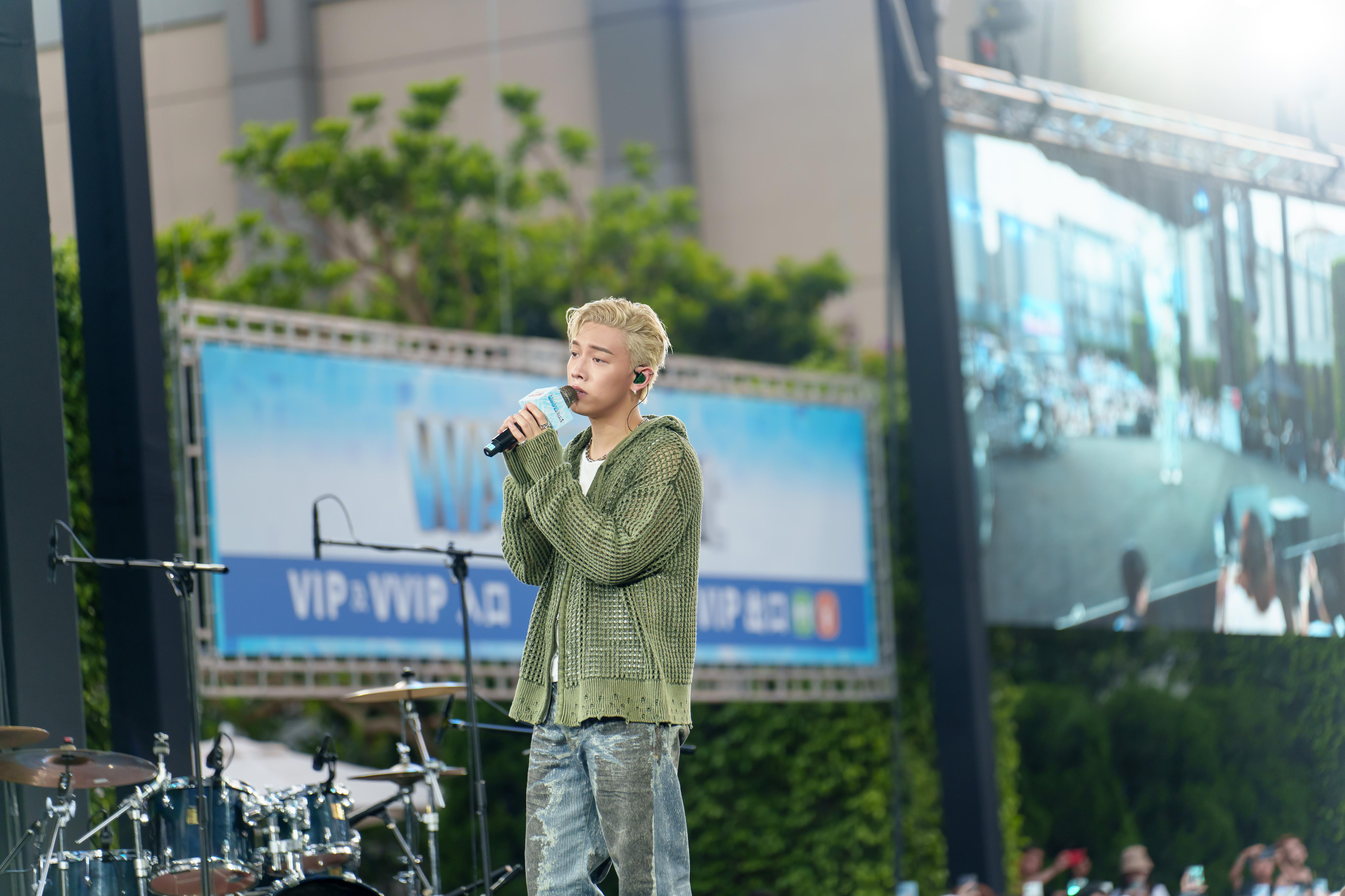 壓軸登場的MC張天賦,炒熱全場氣氛。