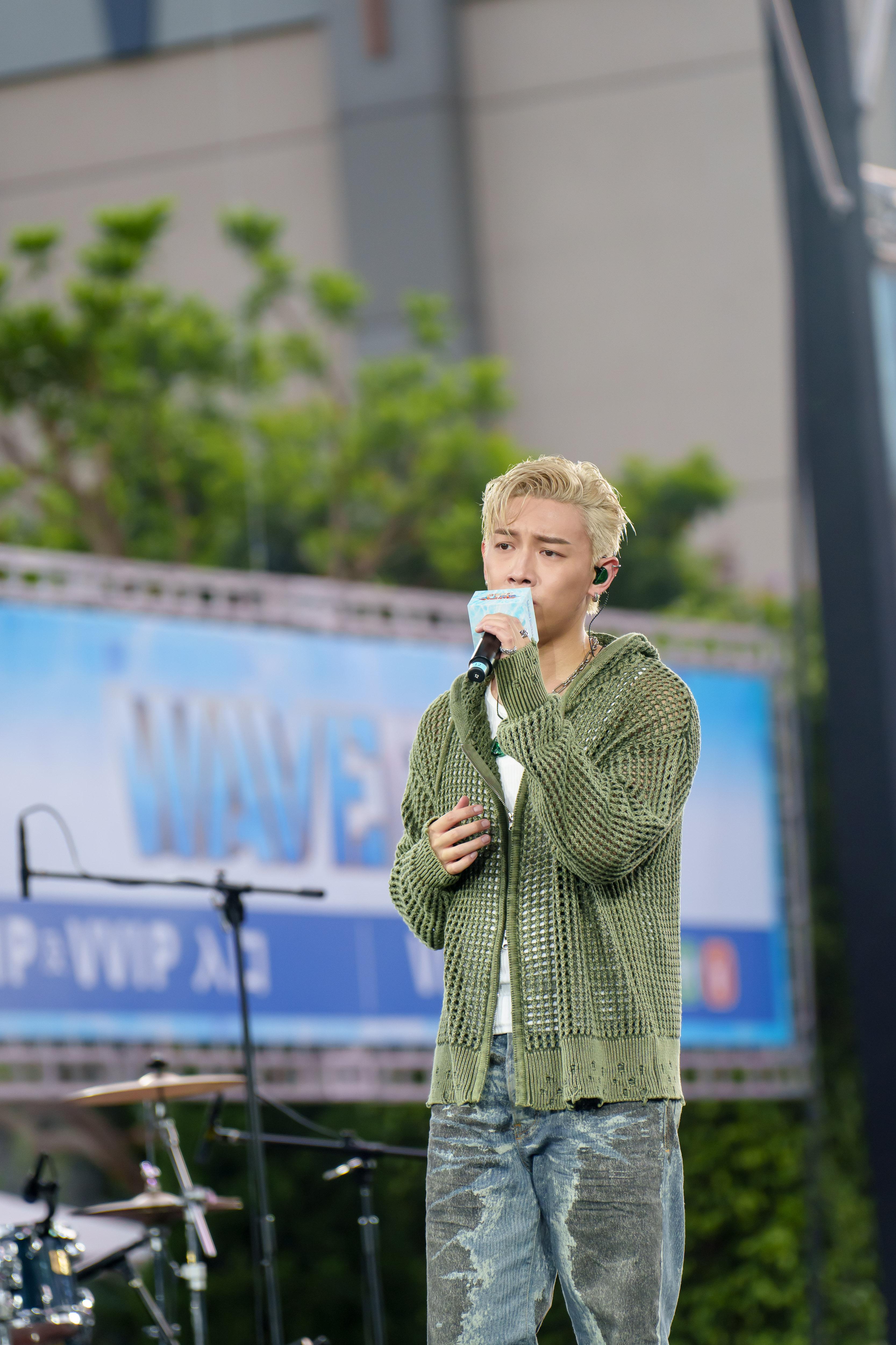 壓軸登場的MC張天賦,炒熱全場氣氛。