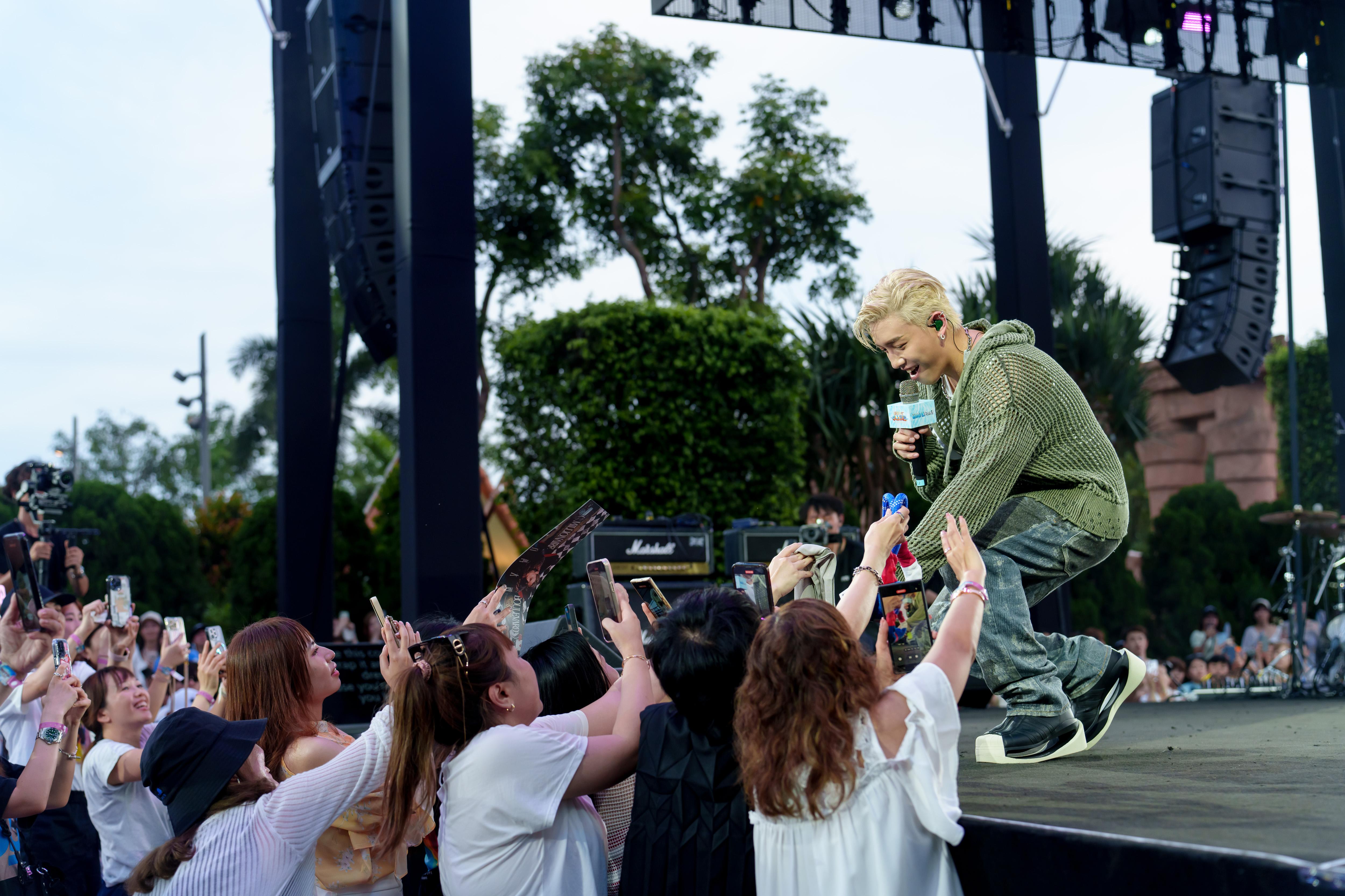 壓軸登場的MC張天賦,炒熱全場氣氛。