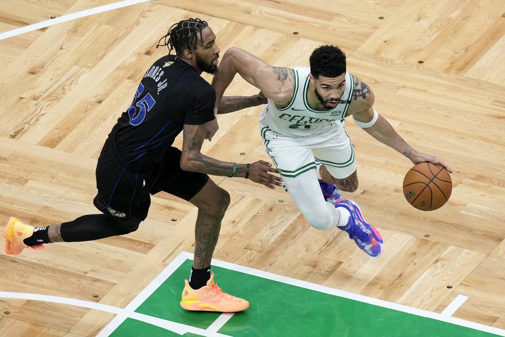 塞爾特人在總決賽以107:89擊敗獨行俠。(美聯社)