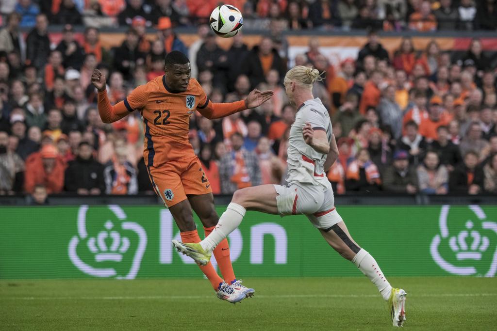 荷蘭熱身賽大勝冰島4:0。(美聯社)