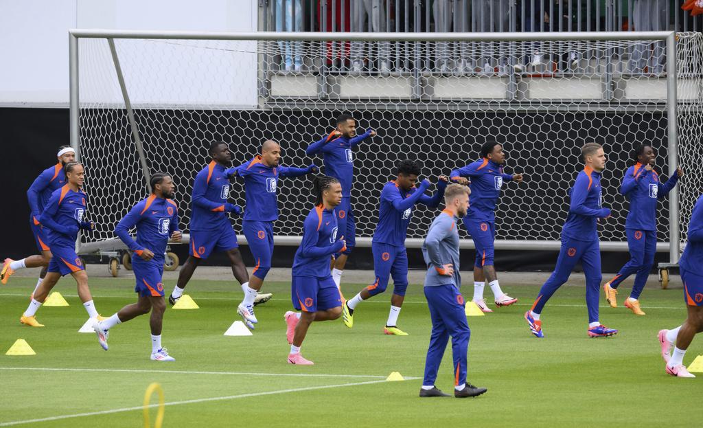 荷蘭為歐國盃首場備戰。(美聯社)