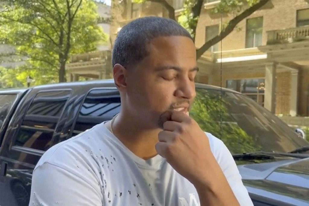 格里爾騎劫巴士前接受傳媒訪問。(美聯社)