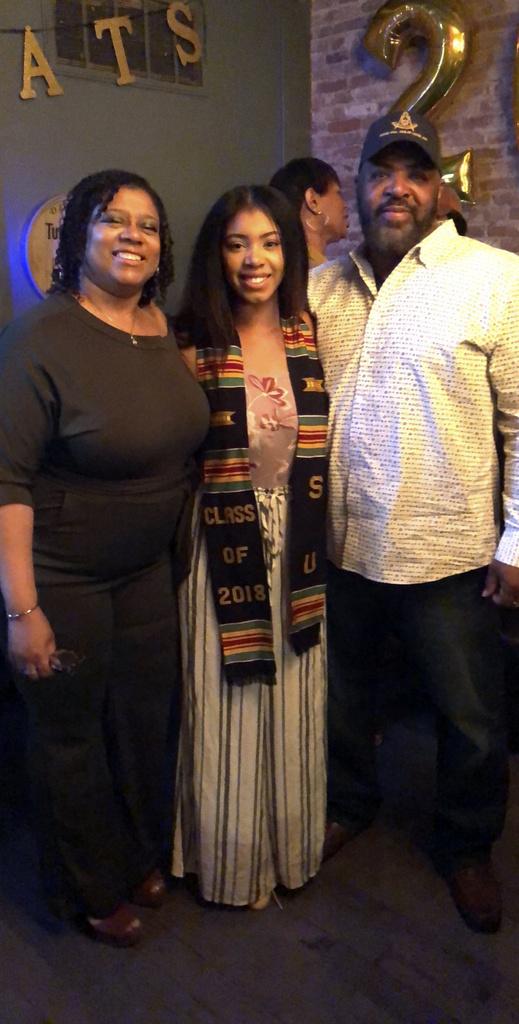 遭槍殺的巴士乘客伯德與女兒及前妻合照。(美聯社)