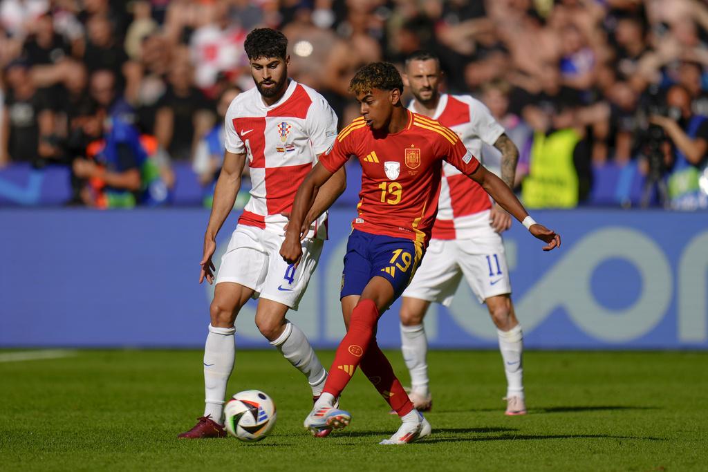 耶馬爾歐國盃首戰表現出色,對陣克羅地亞交出一助攻,協助西班牙大勝。(美聯社)