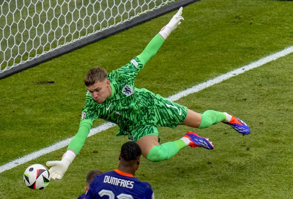 歐洲國家盃|華布根(Bart Verbruggen)Now TV譯名為費保夏。