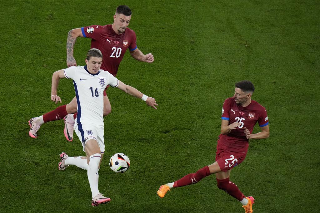 英格蘭下半場守住勝局,成功全取三分。(美聯社)