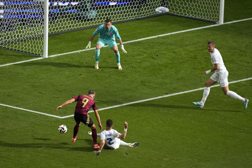 杜沙特上半場錯失入球機會。(美聯社)