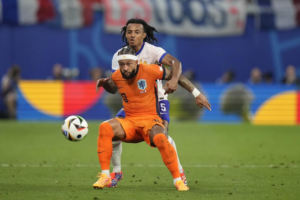 法國與荷蘭上半場互有攻守,但未能取得入球。(美聯社)