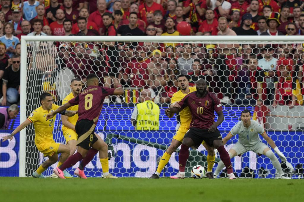 上半場比利時憑泰利文斯的遠射得手,領先羅馬尼亞1:0。(美聯社)