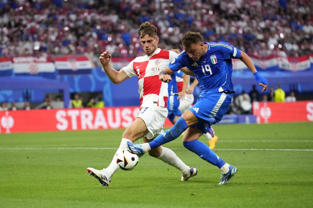 意軍開賽佔優 半場互無紀錄