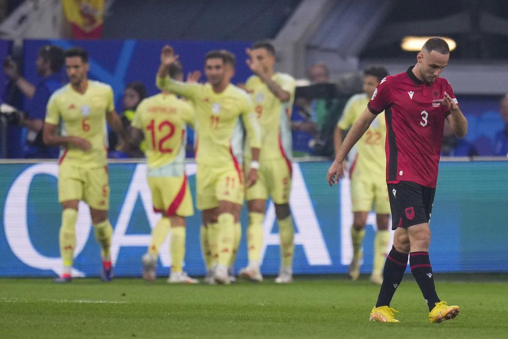 西班牙上半場憑費倫托利斯的入球,以一球優勢領先。(美聯社)