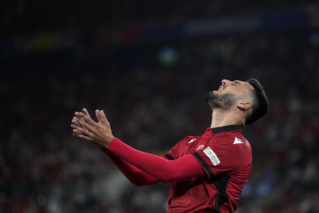 西班牙門將大衛拉耶表現神勇,於後防一夫當關力保不失。(美聯社)