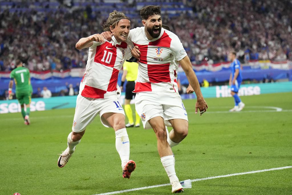 莫迪歷全場心情起伏逐格捉