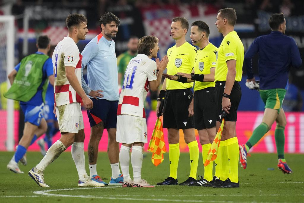 莫迪歷全場心情起伏逐格捉