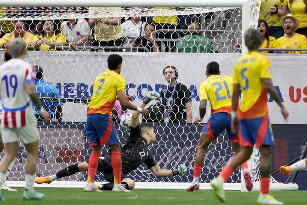 丹尼爾蒙路斯為哥倫比亞打開紀錄。(美聯社)