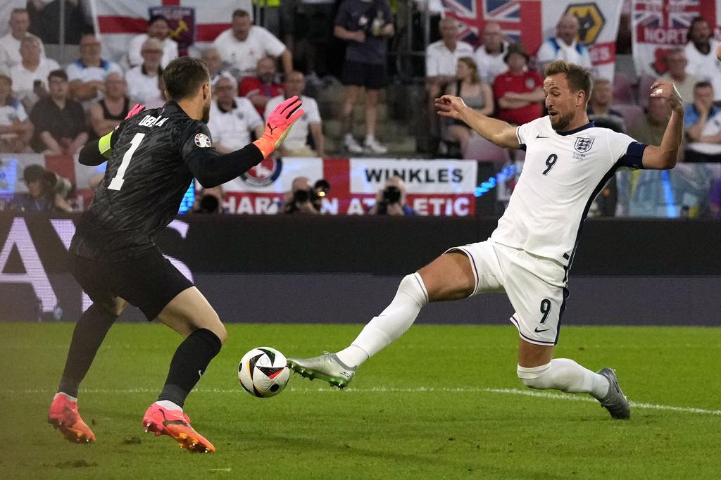 英格蘭繼續保守 上半場僅能悶和斯洛文尼亞。(美聯社)