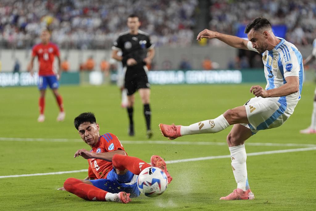 阿根廷以1:0險勝智利。(美聯社)