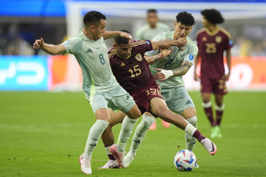 委內瑞拉1:0擊敗墨西哥。(美聯社)