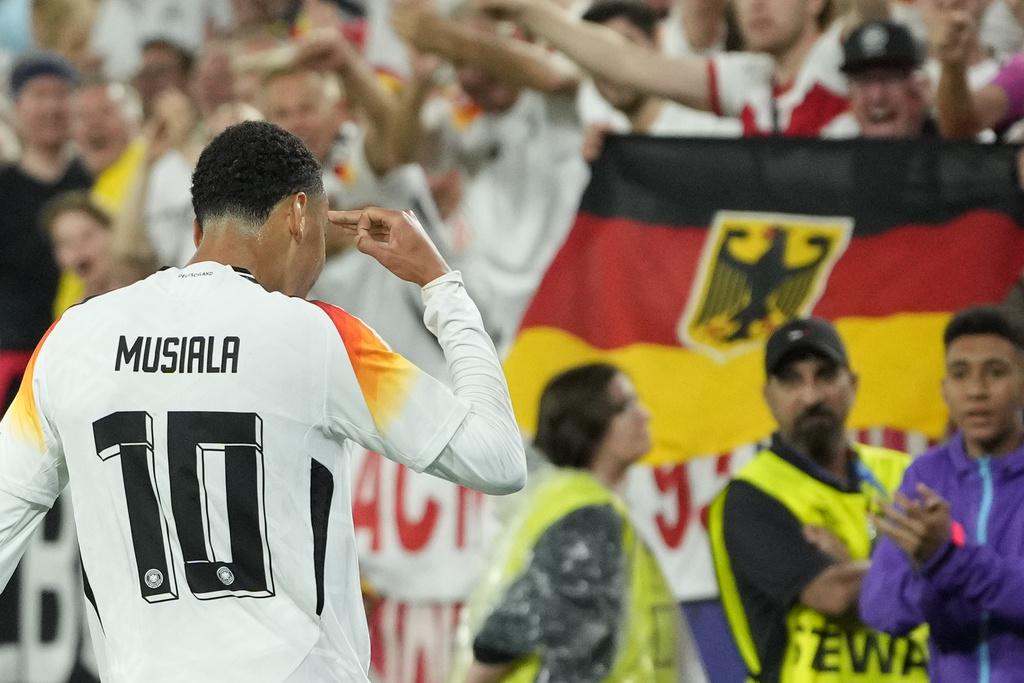 穆斯亞拿單刀建功,帶領德國領先至2:0。(美聯社)