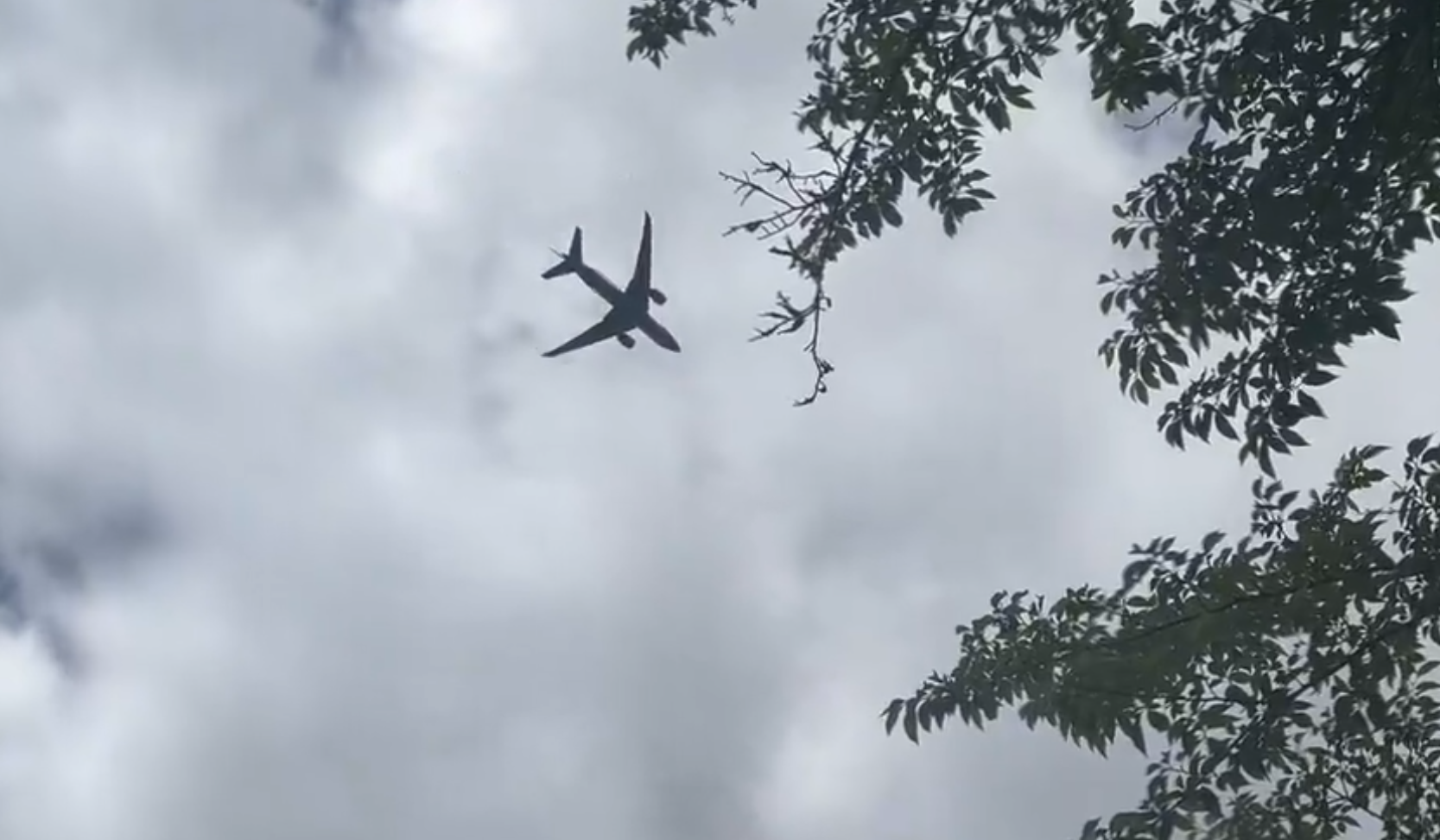 出事的是博立貨運航空(Polar Air Cargo)編號PAC752,屬於DHL貨運班機,由成田飛往洛杉磯,機型為波音777。