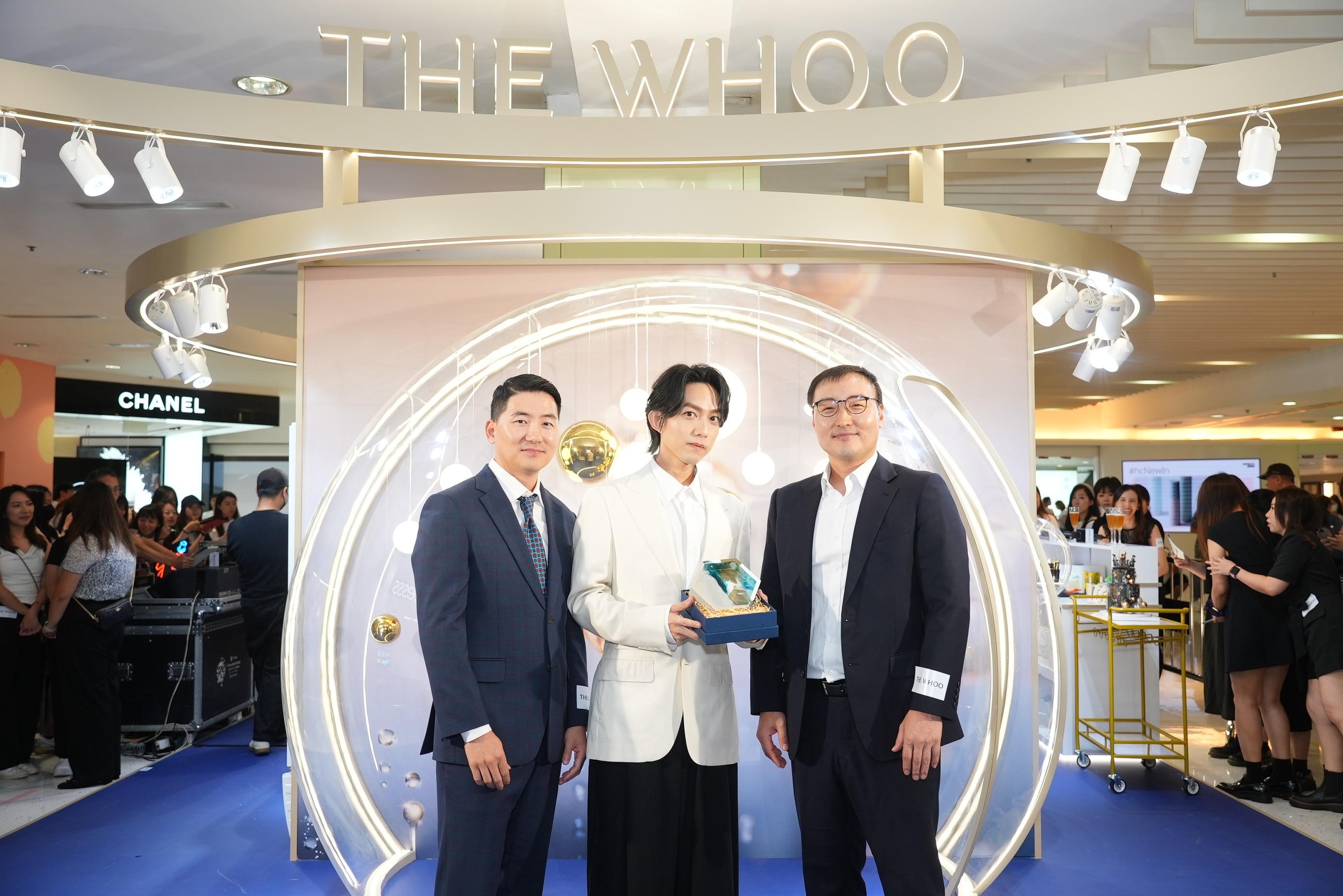 林宥嘉以一身型格紳士黑白色套裝出席活動