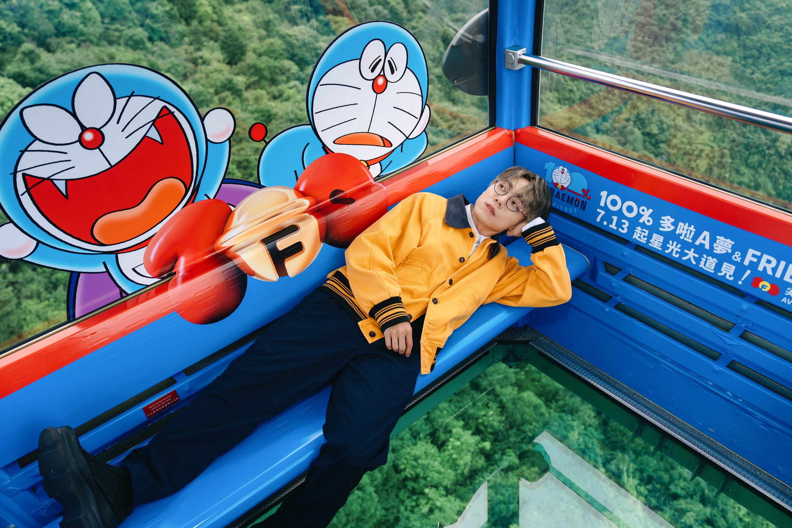 林家謙當日趁機四圍打卡。