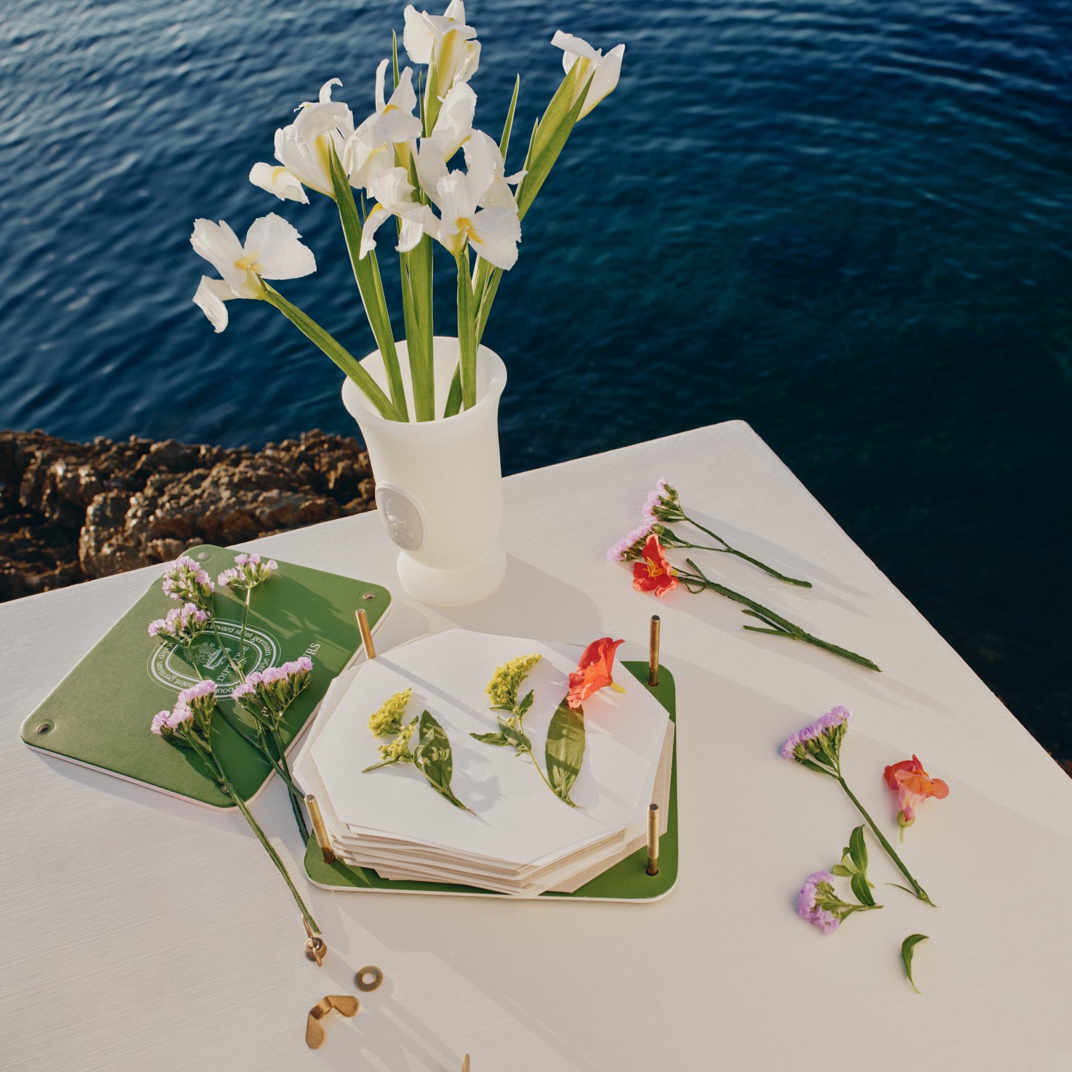 地中海風格同時延伸至夏日家居裝飾品。