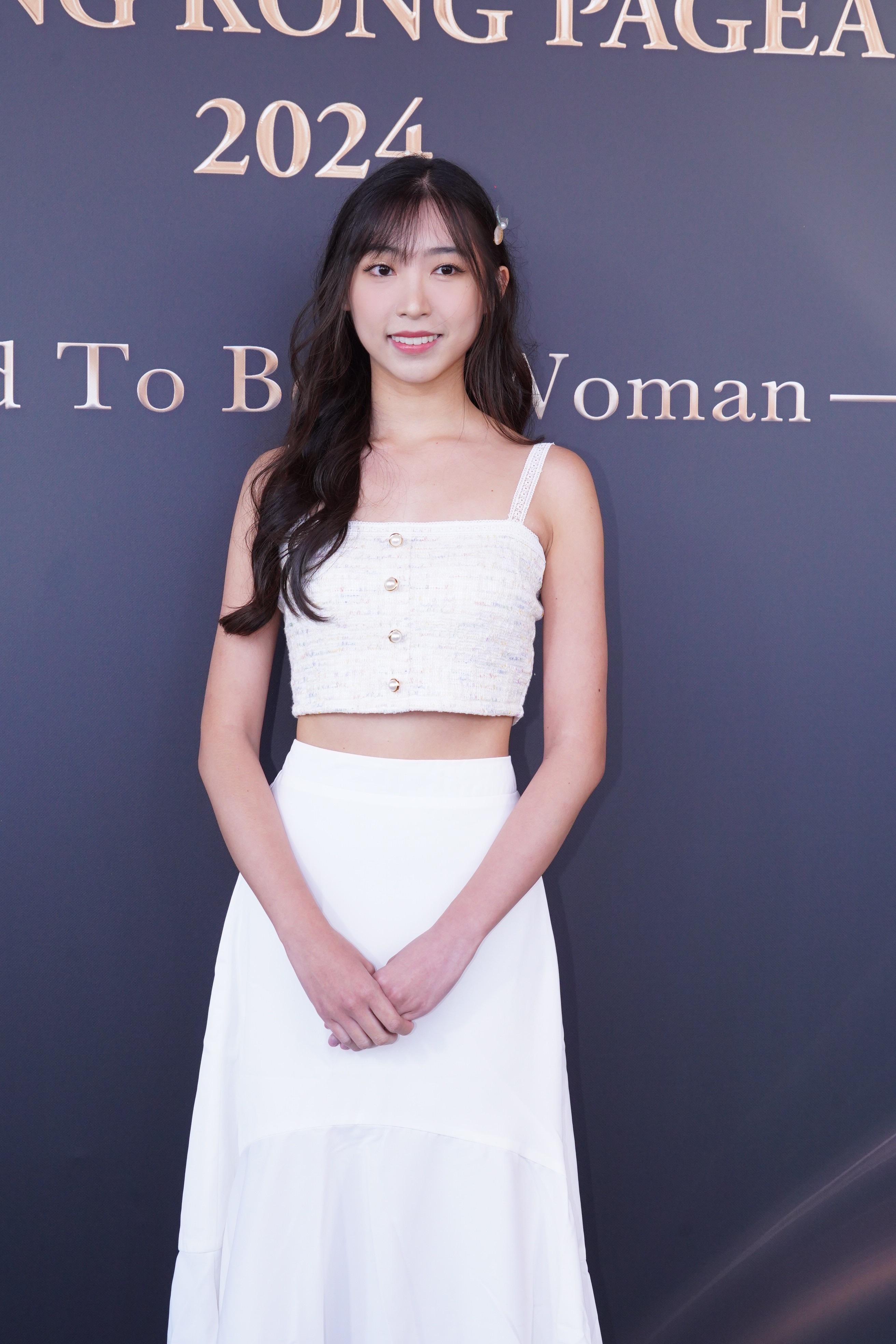 26歲 的Dolce現職廣告統籌同主持。