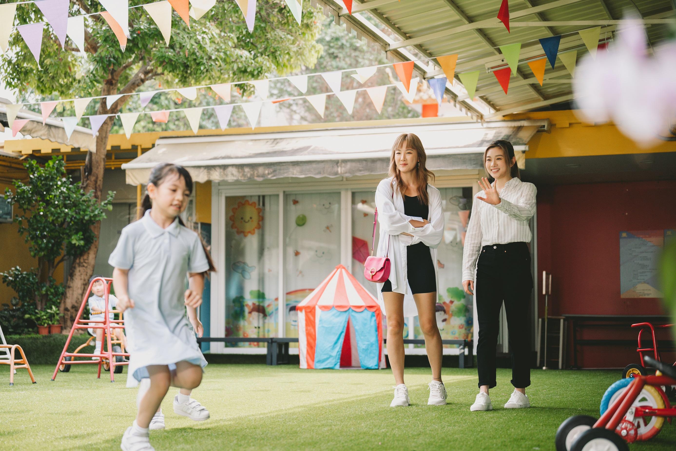 Alina和Candy在《無人之境》演幼稚園老師。