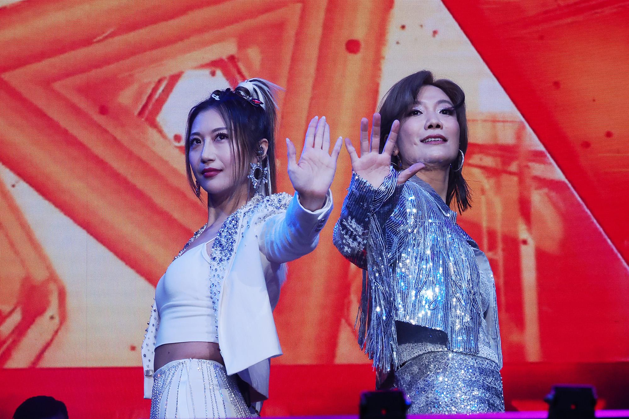 龍婷和支嚳儀以韓式舞蹈風格跳唱《獨家試唱》和《失憶週末》。