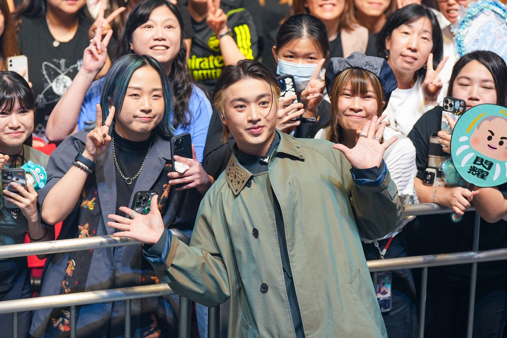 Jer柳應廷在《HI MIRO!見面祭》與fans大合照。