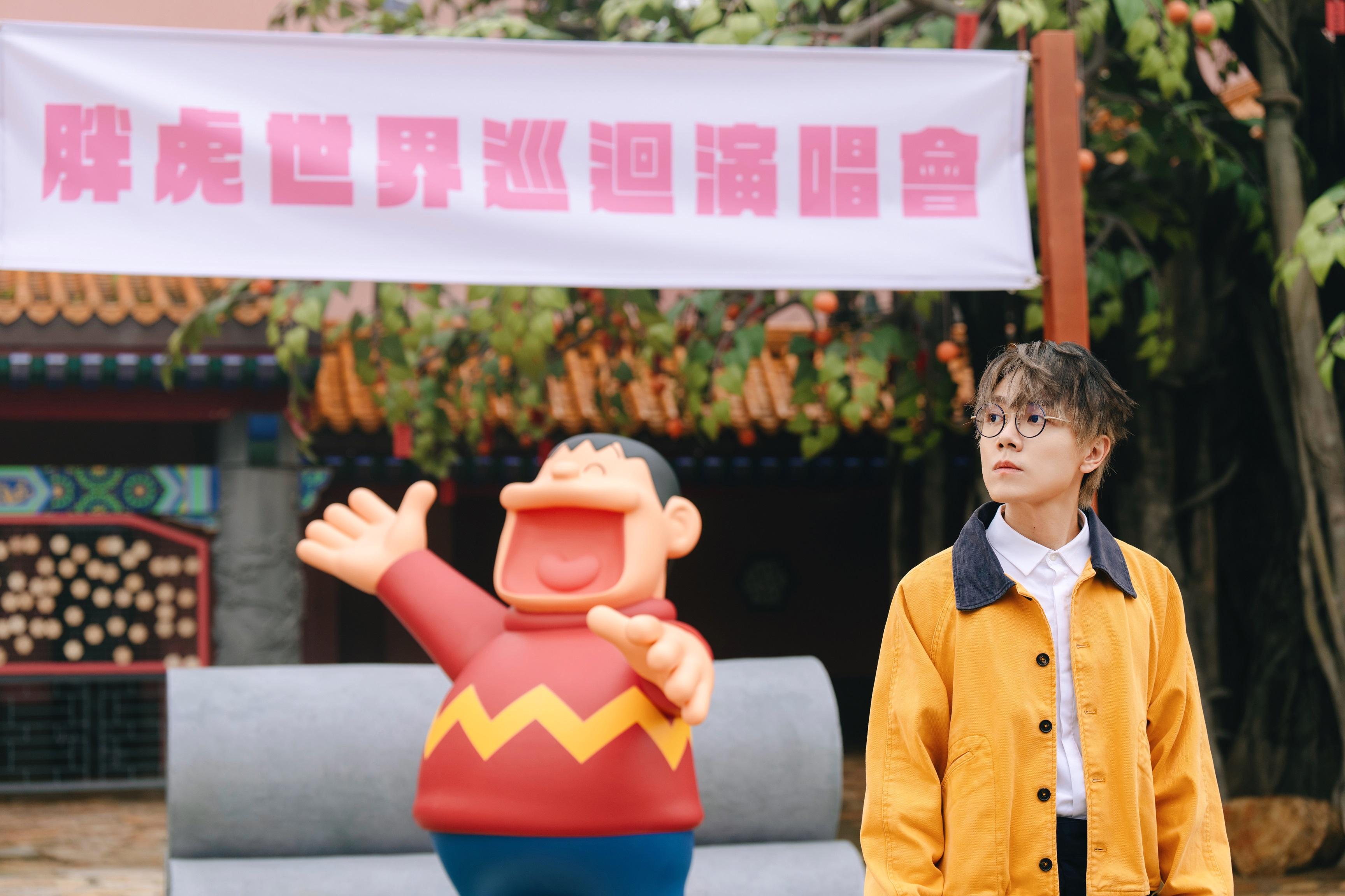 林家謙當日趁機四圍打卡。