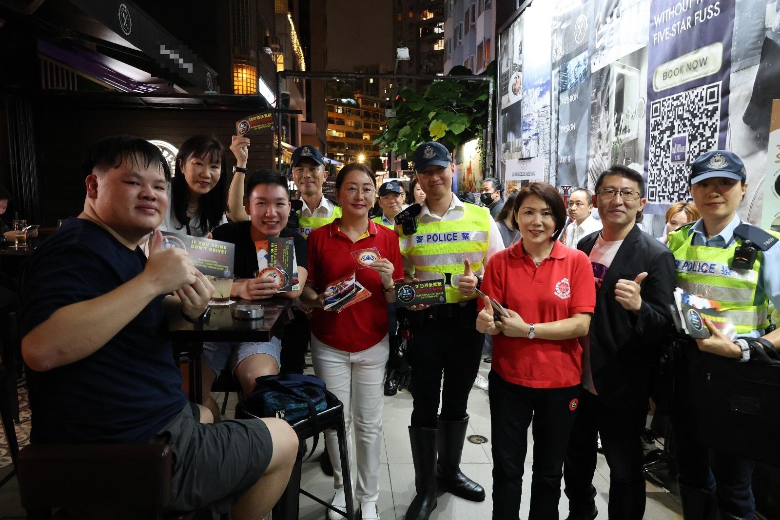 歐國盃等盛事舉行,警方西九龍區舉行「反酒後駕駛」宣傳。(警方提供)