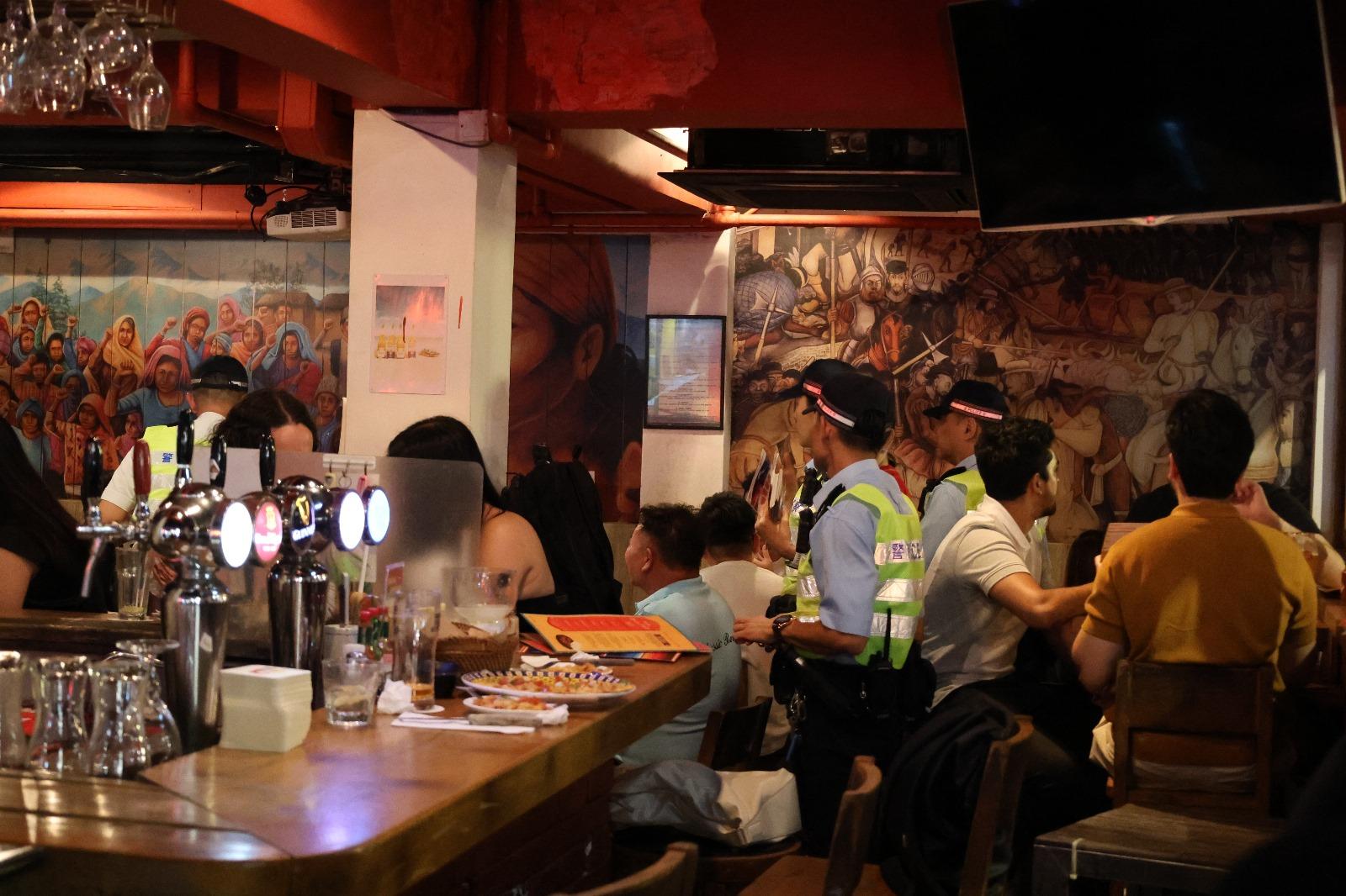 歐國盃等盛事舉行,警方西九龍區舉行「反酒後駕駛」宣傳。(警方提供)