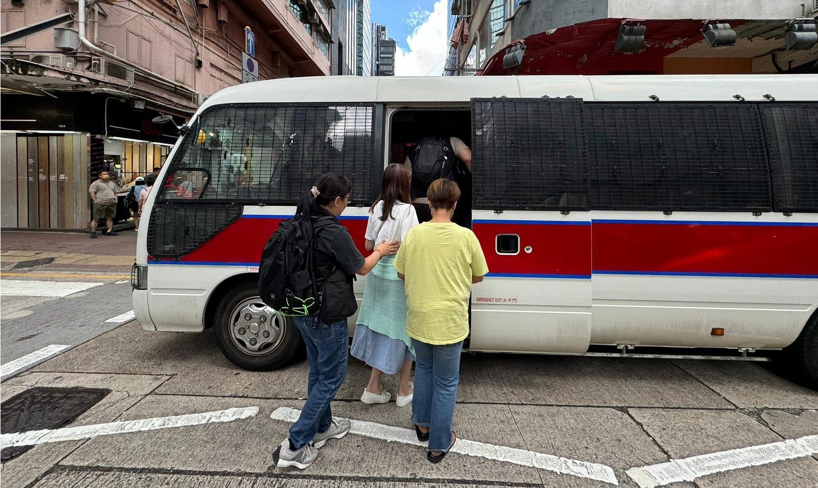 警方旺角搗兩賭檔檢獲釣魚機等。(警方提供)