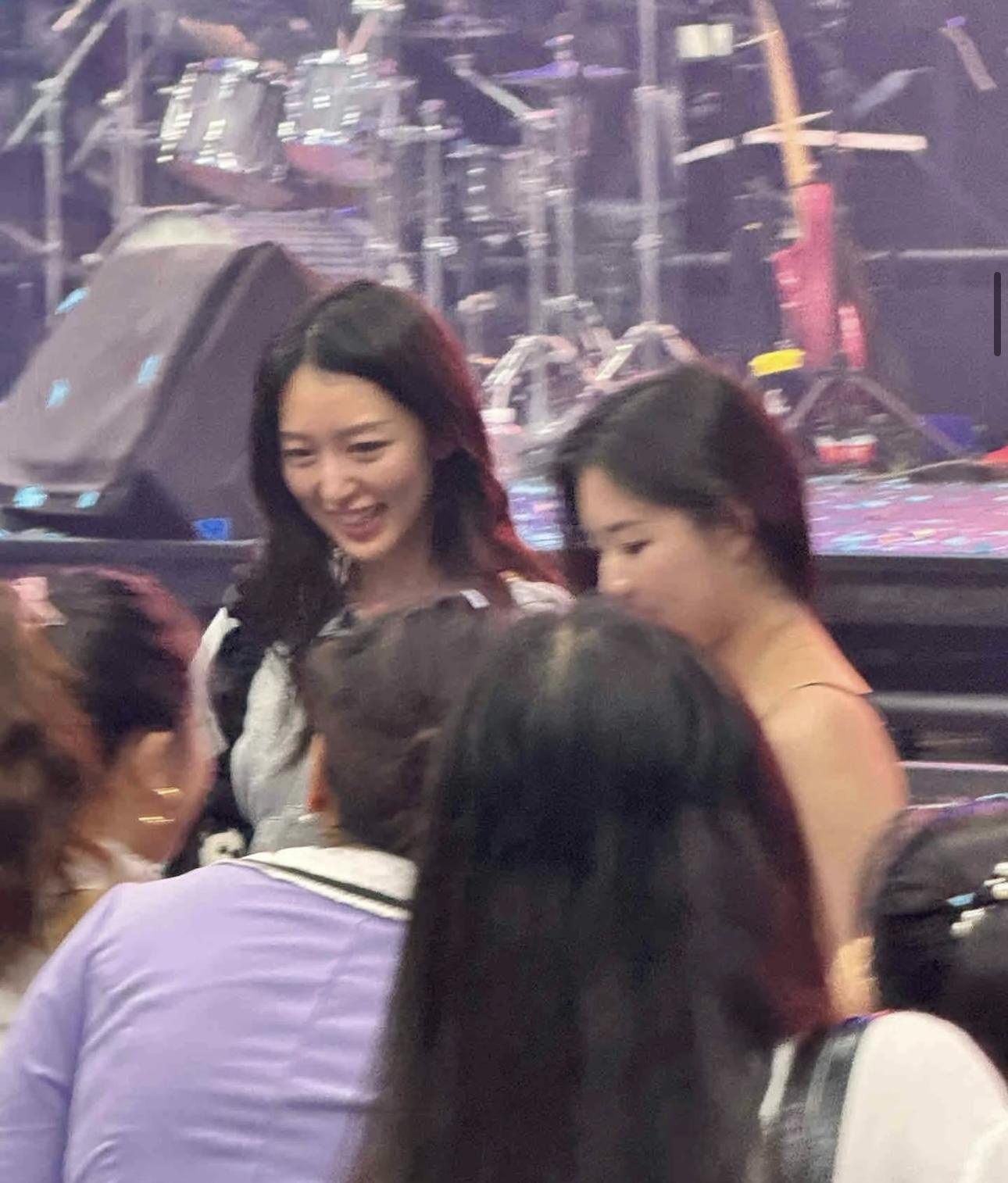 Maple 全程與友人有講有笑。