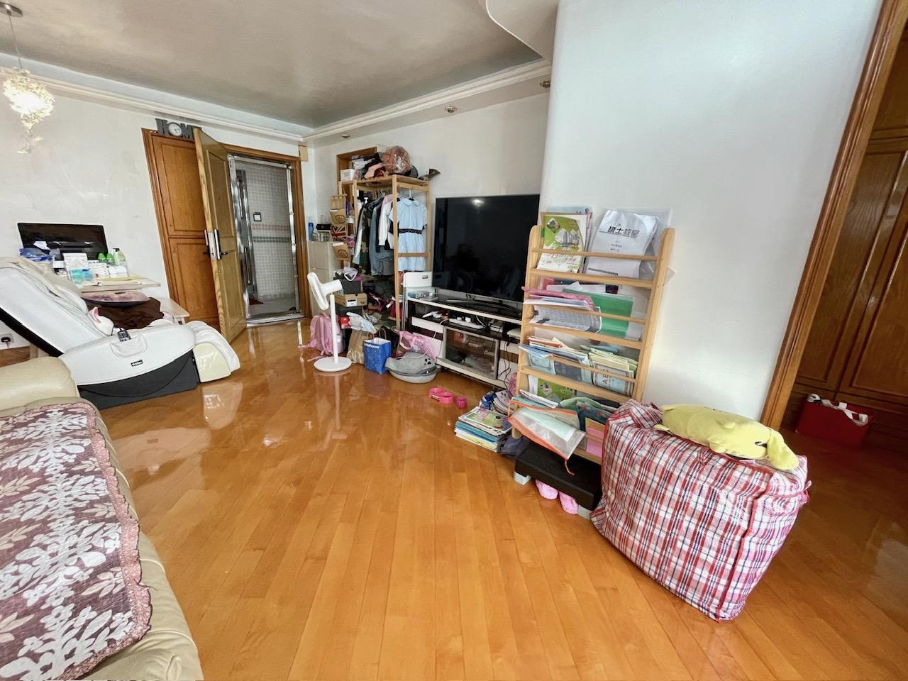 長方形大廳,寬敞實用。(代理提供)