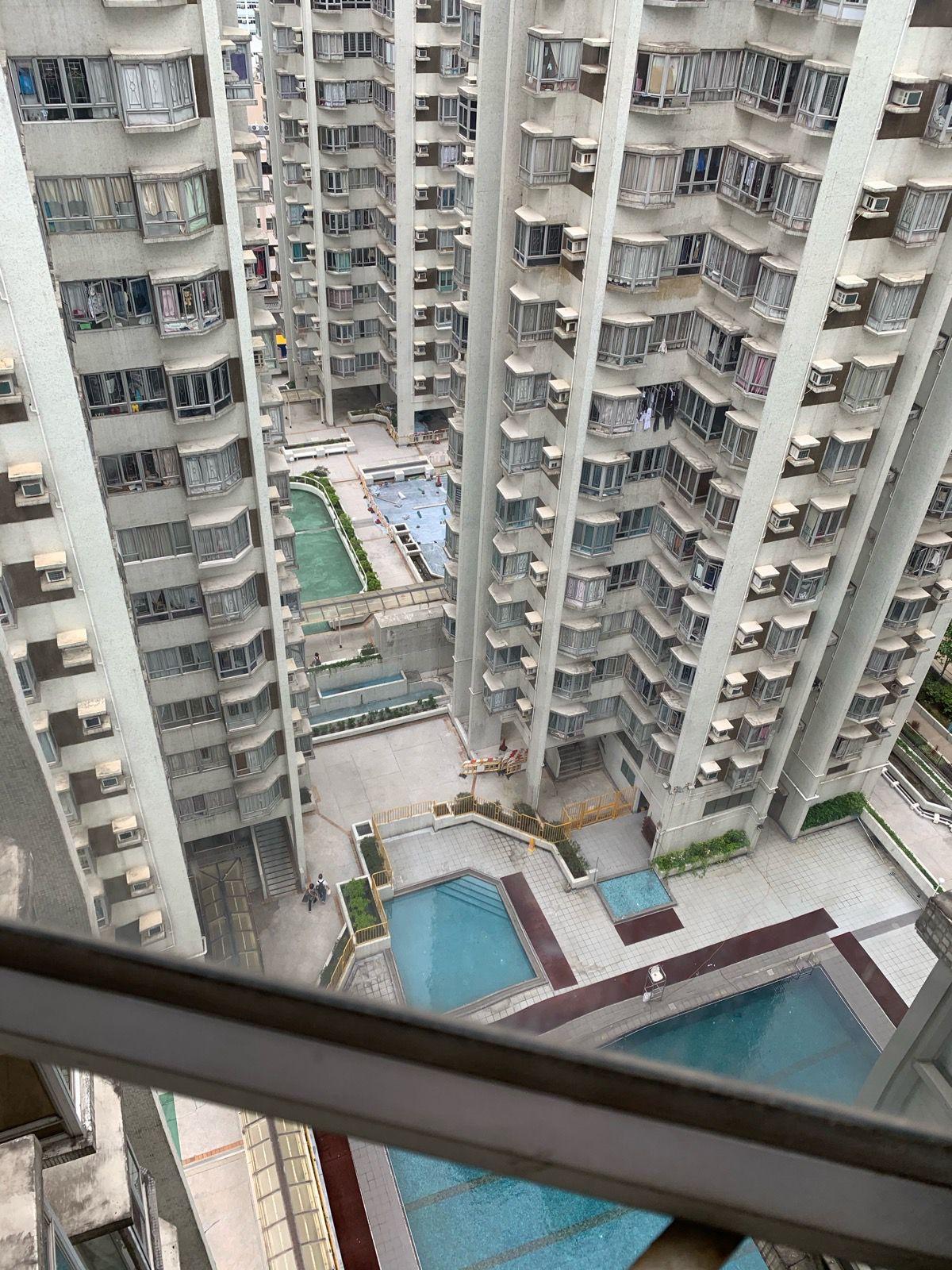 單位景觀以樓景和泳池景為主,景致算開揚。(代理提供)