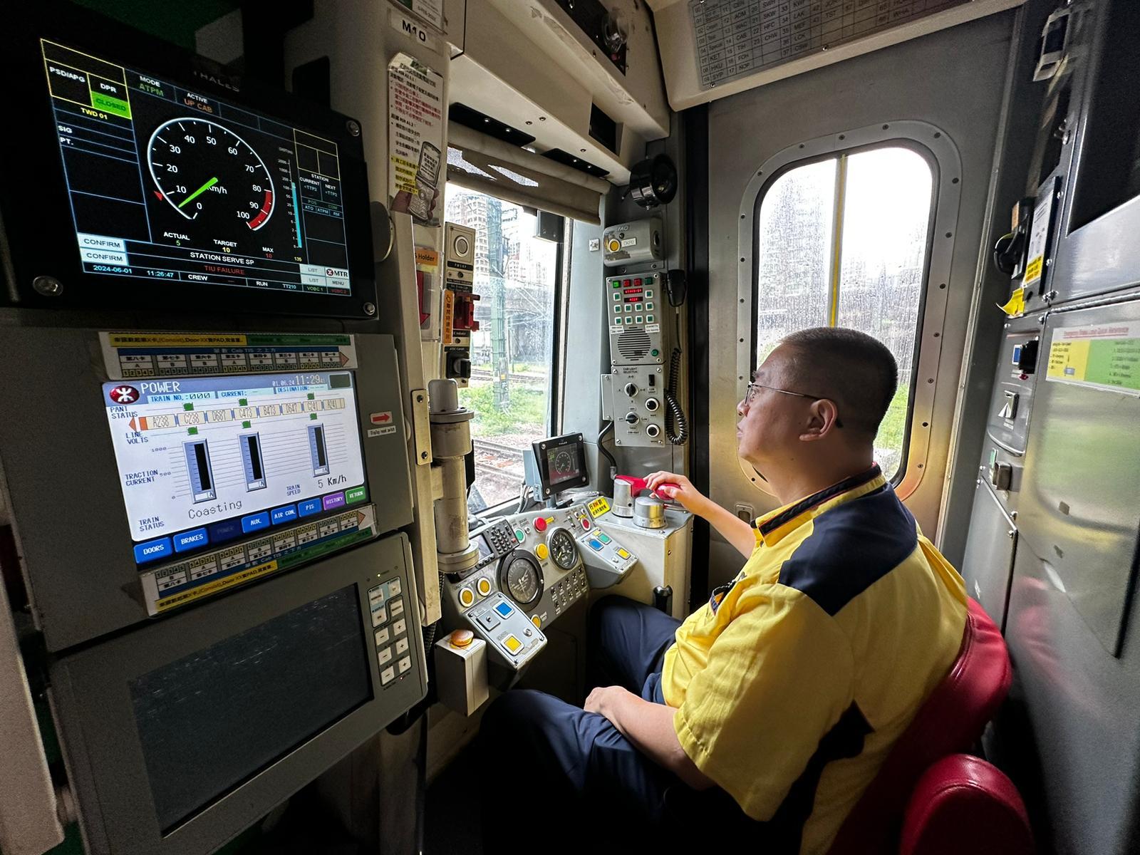 港鐵明日凌晨非行車時間 在荃灣綫展開新信號系統初步實地測試