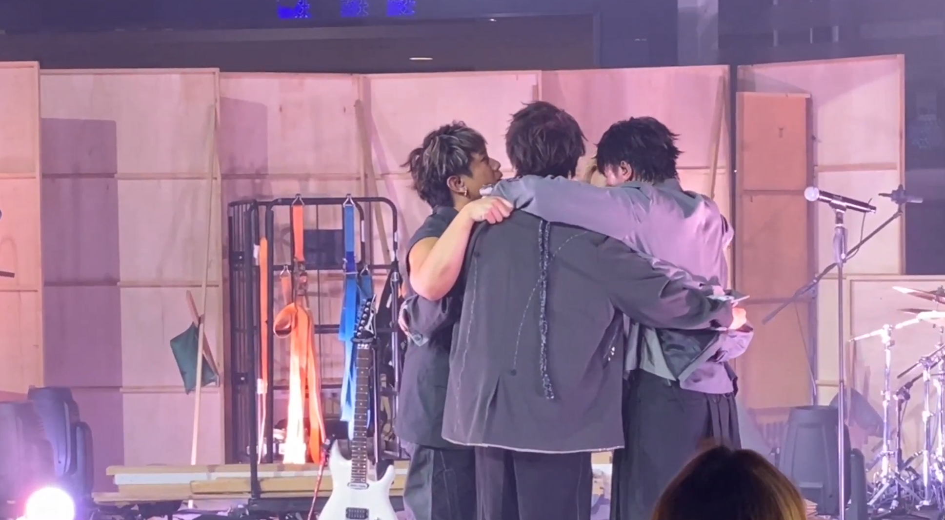 ROVER四子最後感觸落淚。