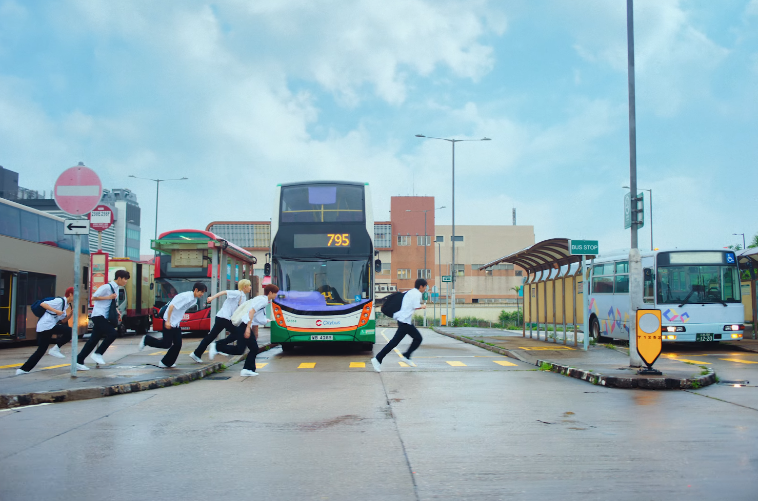 MV中出現將軍澳工業村巴士站。