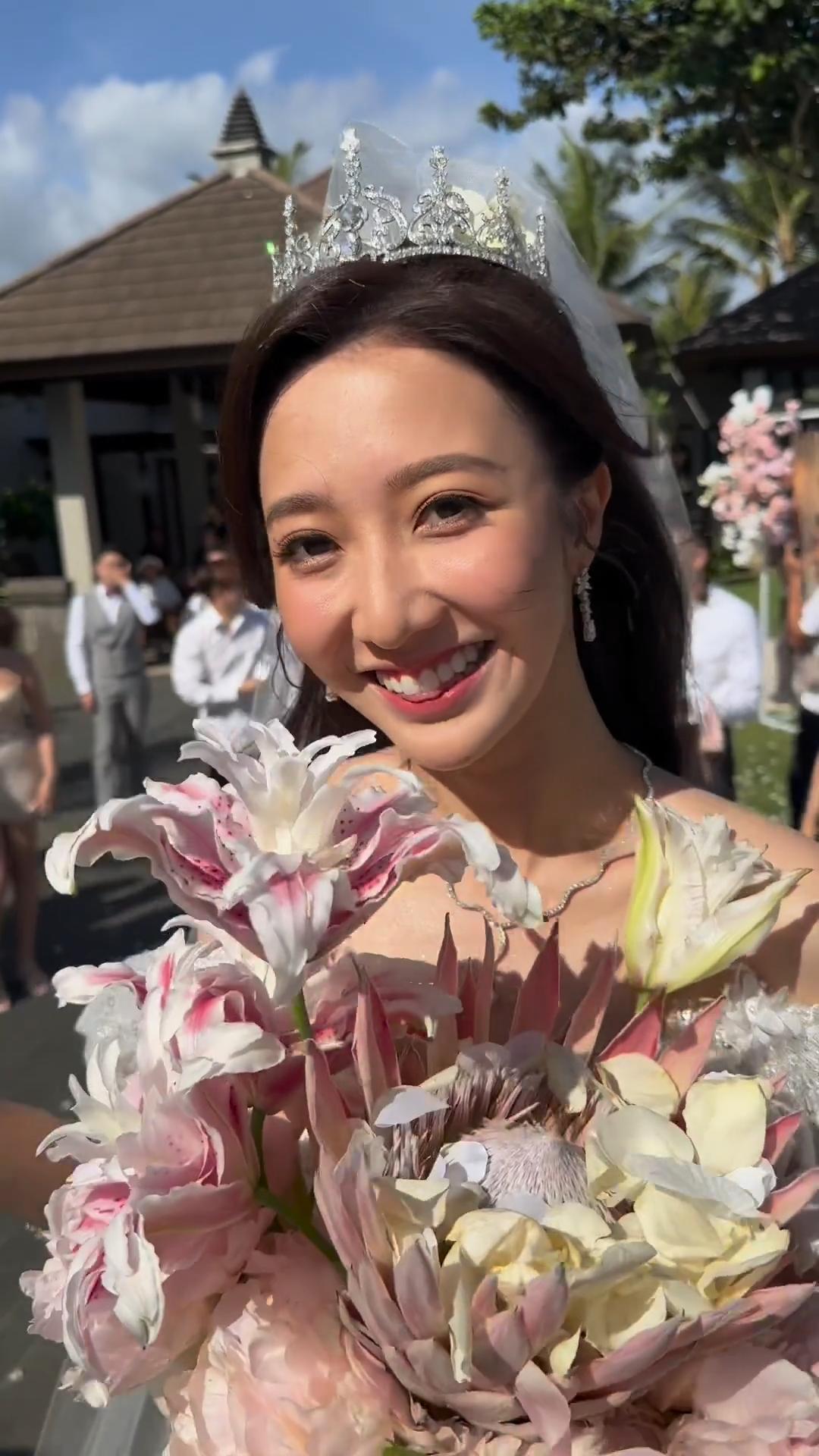 何依婷婚後仍積極拓展演藝事業。