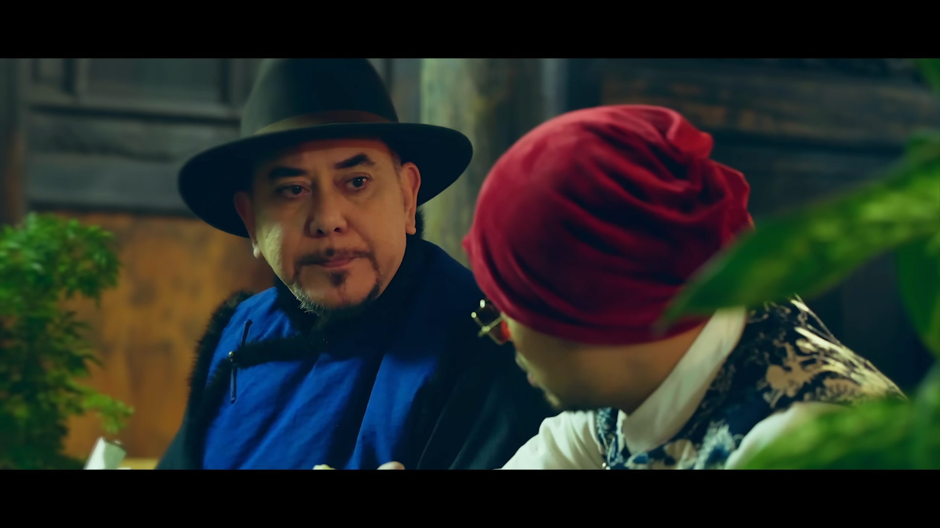 秋生曾與黃明志合唱《中國痛》。